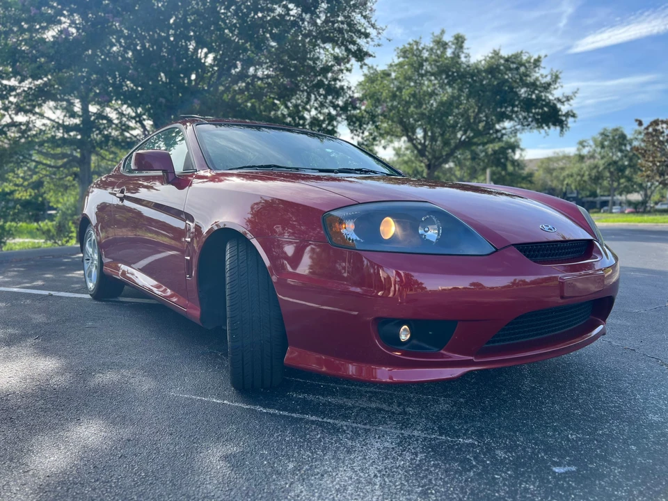 2005 Hyundai Tiburon - Image 26 of 31