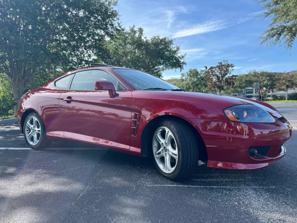 2005 Hyundai Tiburon - Image 23 of 31