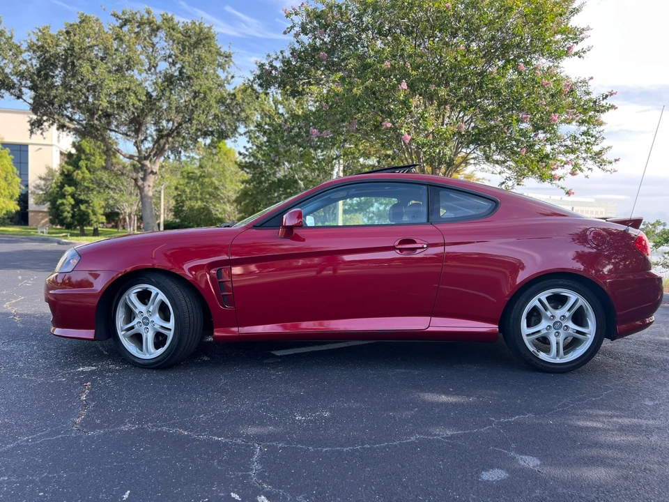 2005 Hyundai Tiburon - Image 13 of 31