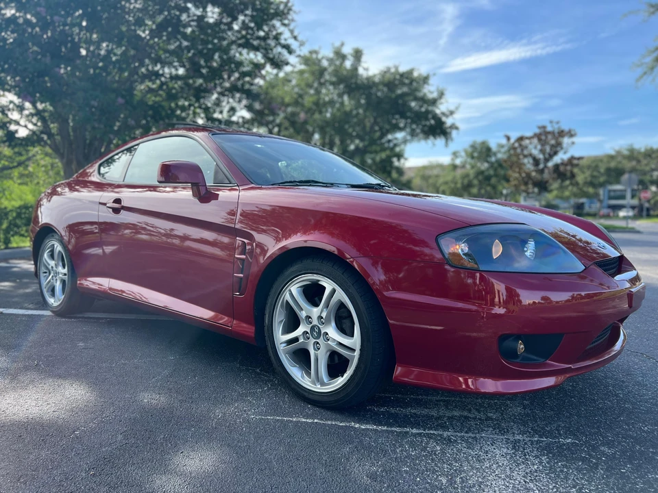 2005 Hyundai Tiburon - Image 24 of 31