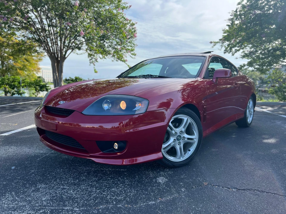 2005 Hyundai Tiburon - Image 9 of 31