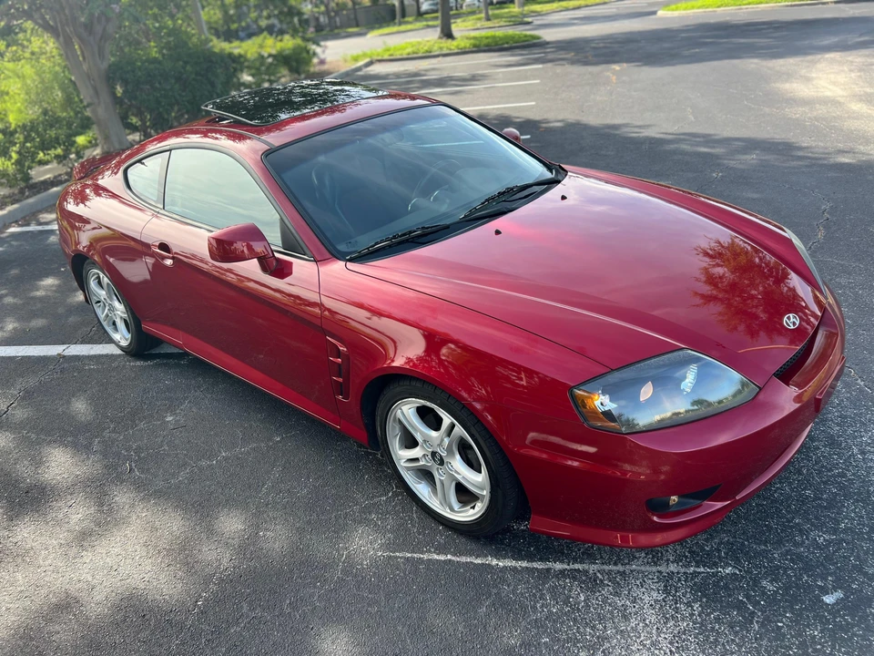 2005 Hyundai Tiburon - Image 25 of 31
