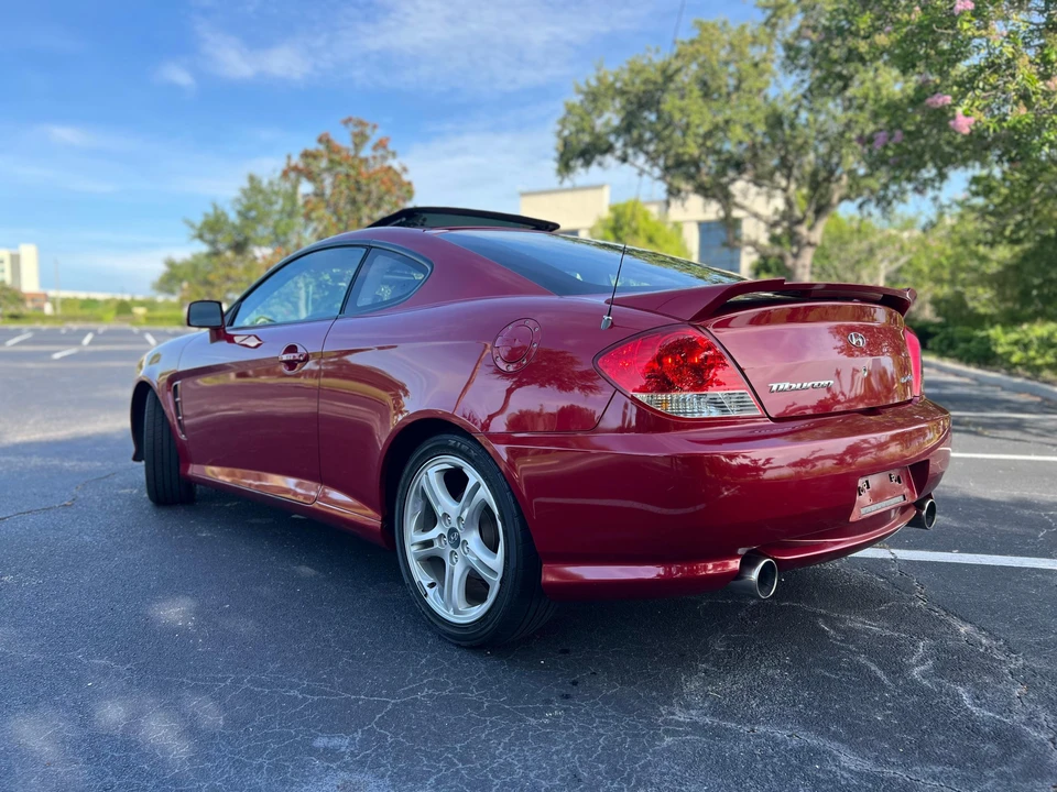 2005 Hyundai Tiburon - Image 16 of 31