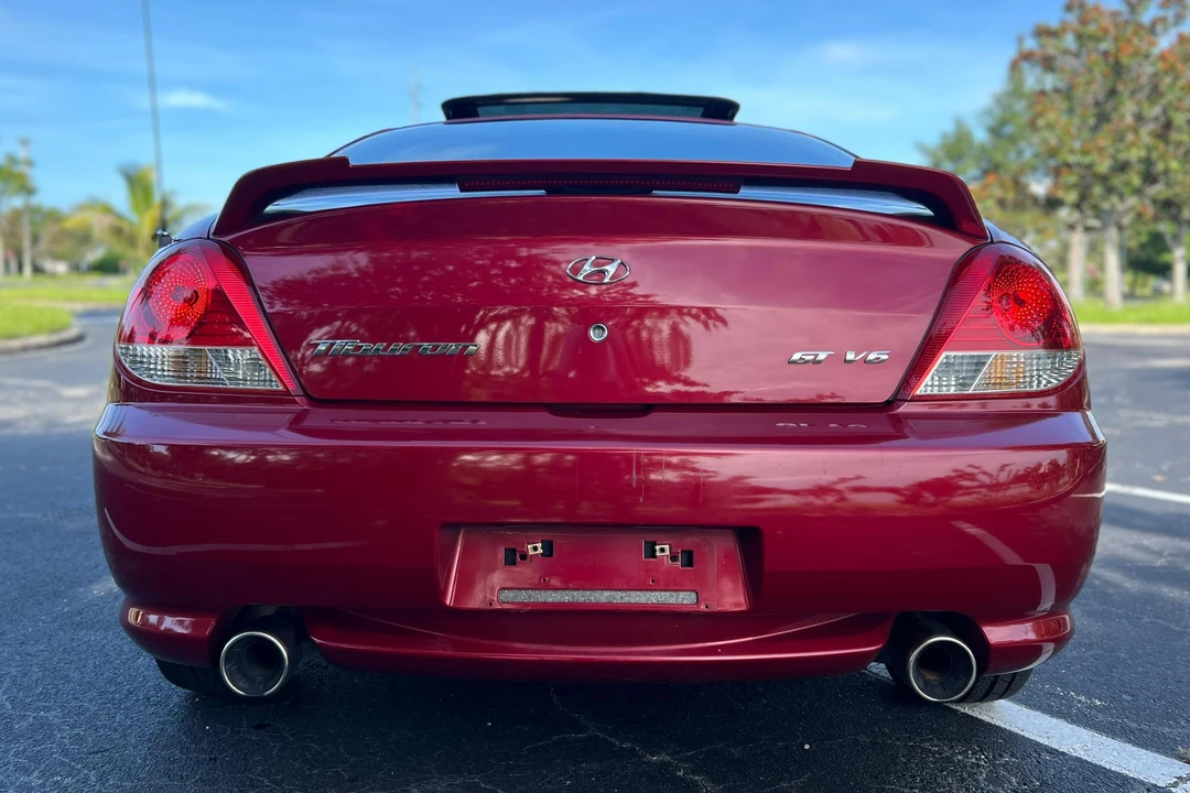 2005 Hyundai Tiburon - Image 5 of 31