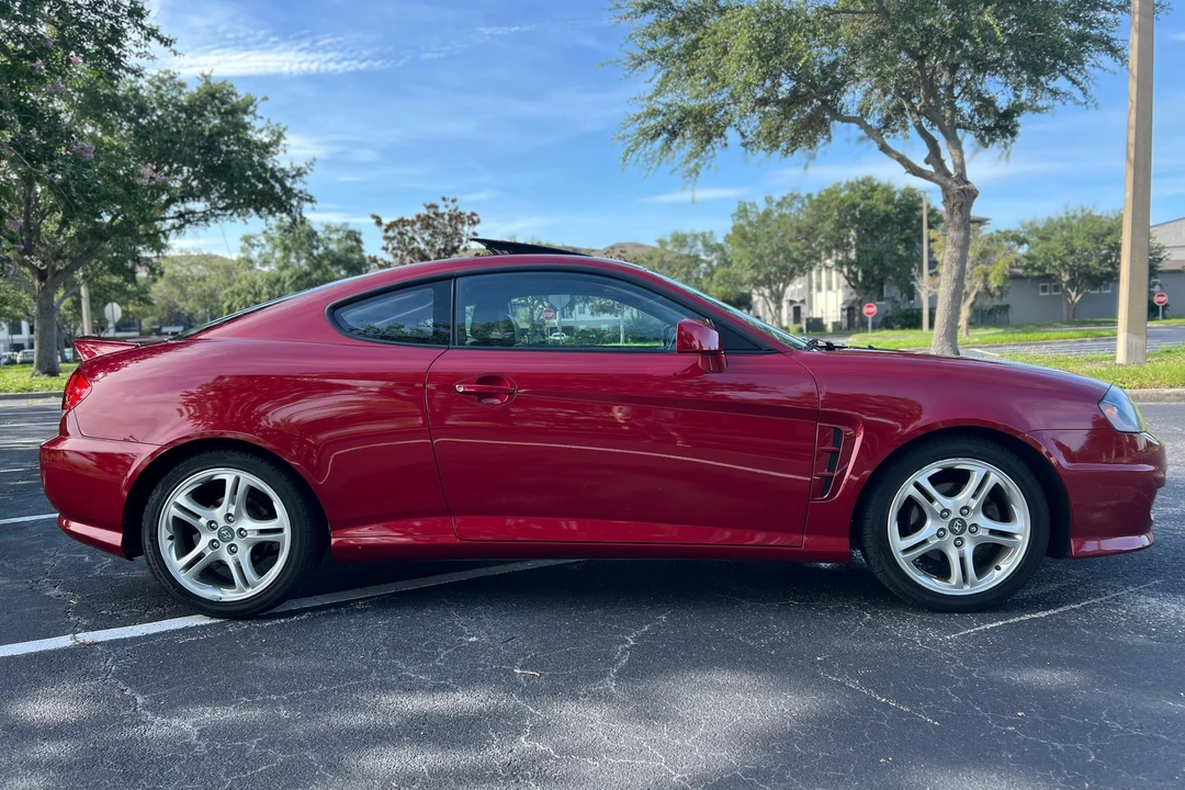 2005 Hyundai Tiburon - Image 3 of 31