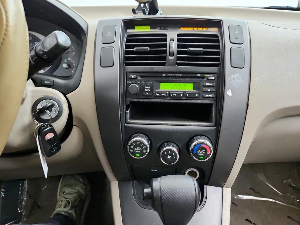 2005 Hyundai Tucson - Image 18 of 21