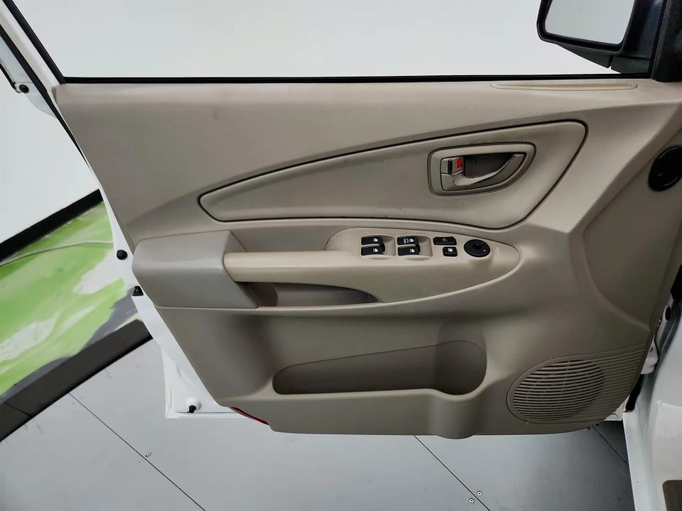 2005 Hyundai Tucson - Image 20 of 21