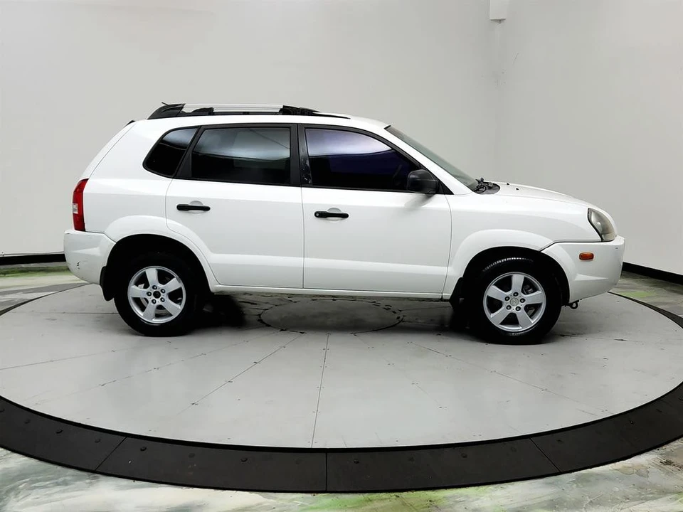 2005 Hyundai Tucson - Image 4 of 21