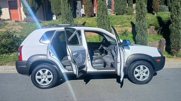 2005 Hyundai Tucson - Image 10 of 13