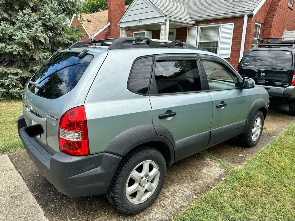 2005 Hyundai Tucson - Image 3 of 11