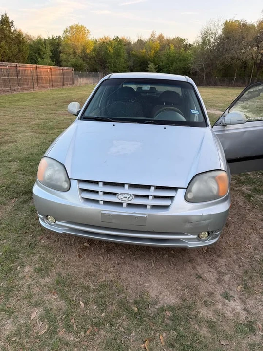 2005 Hyundai Accent - Image 6 of 11