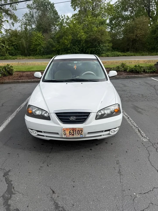 2005 Hyundai Elantra - Image 11 of 12