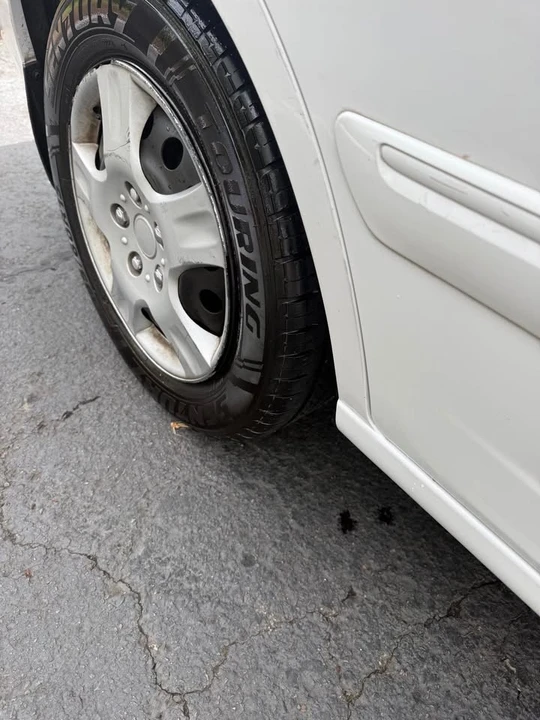 2005 Hyundai Elantra - Image 8 of 12