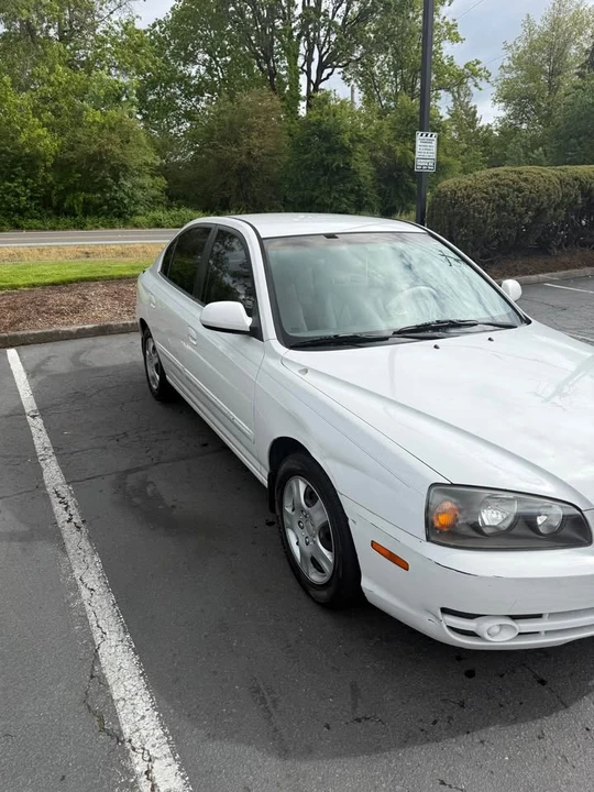 2005 Hyundai Elantra - Image 10 of 12