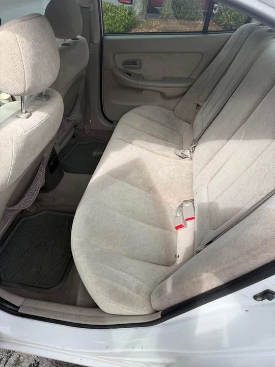 2005 Hyundai Elantra - Image 4 of 12