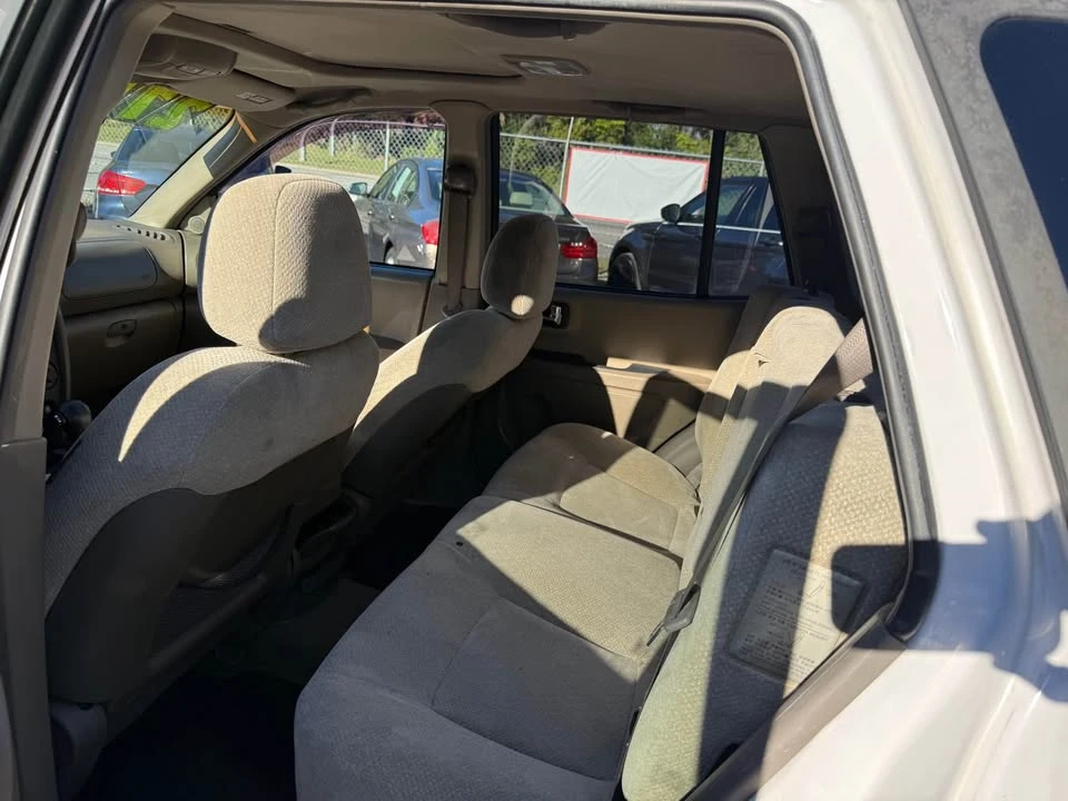 2005 Hyundai Santa Fe - Image 5 of 9