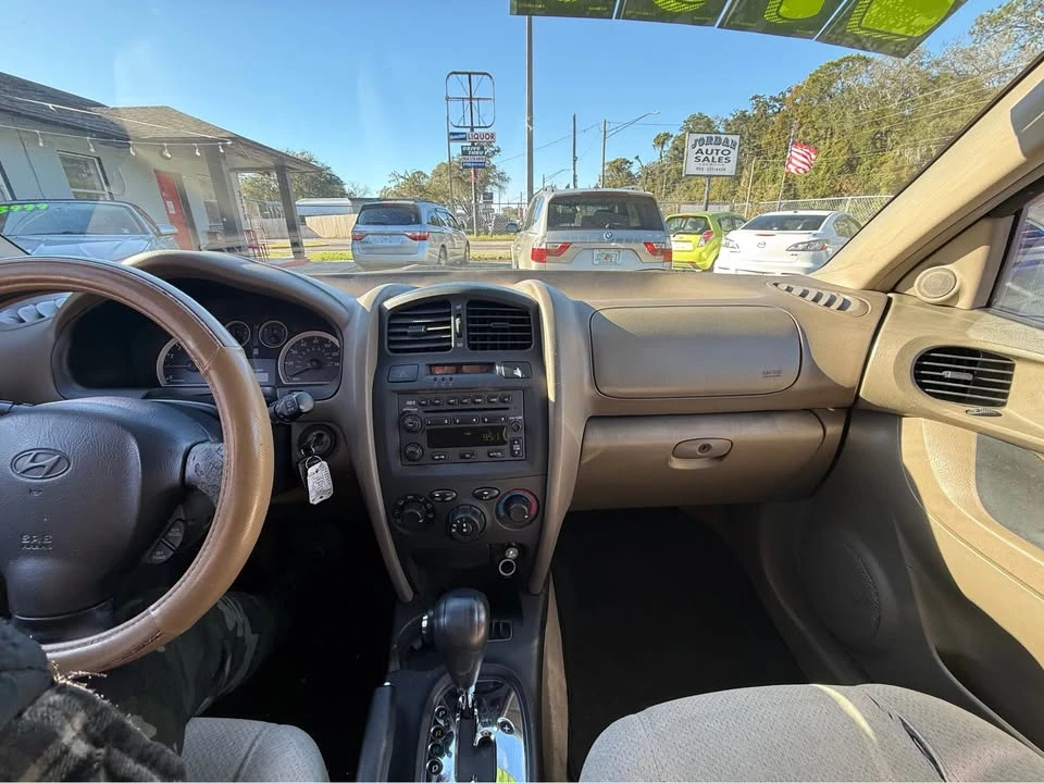2005 Hyundai Santa Fe - Image 8 of 9