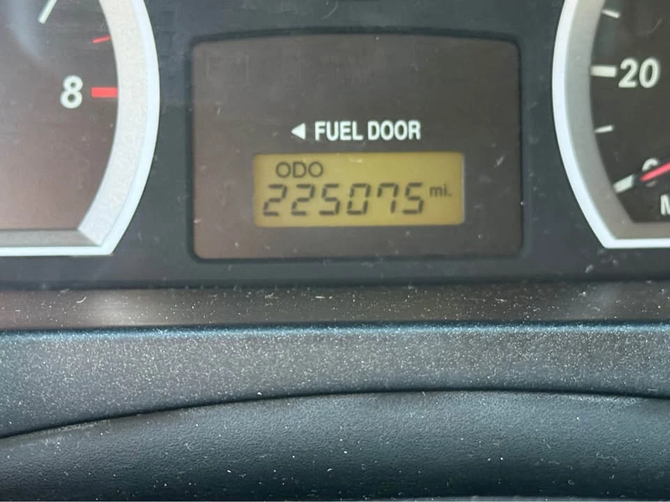 2005 Hyundai Santa Fe - Image 9 of 9