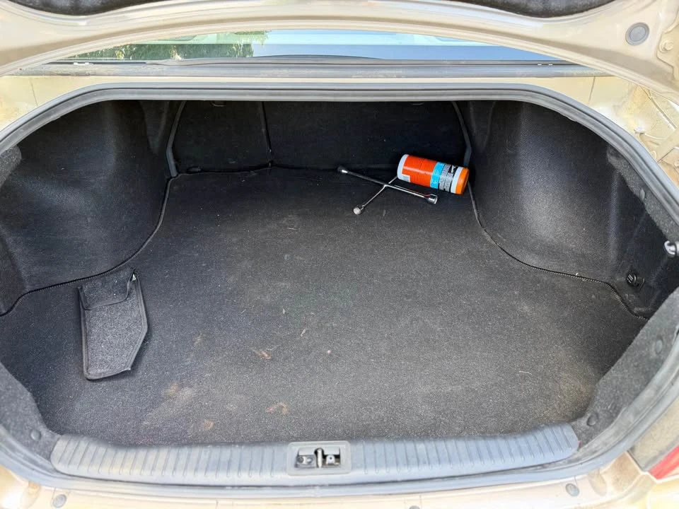 2005 Hyundai Sonata - Image 11 of 12