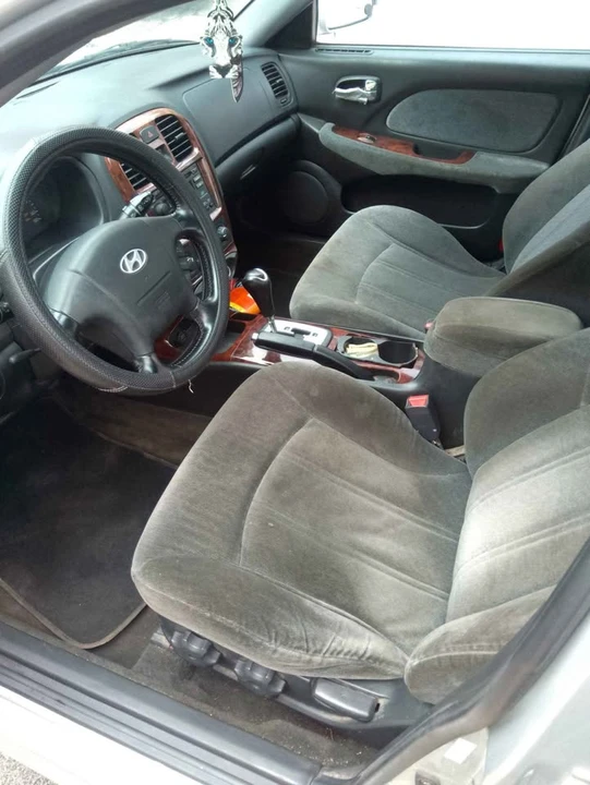 2005 Hyundai Sonata - Image 2 of 6