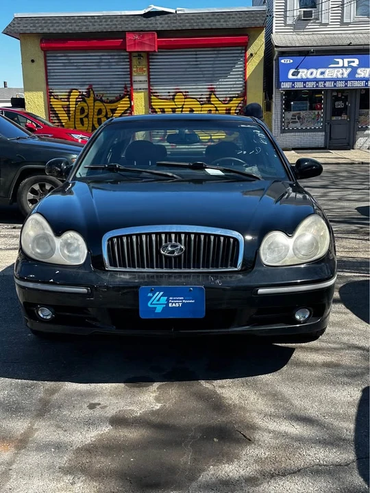 2005 Hyundai Sonata - Image 2 of 11