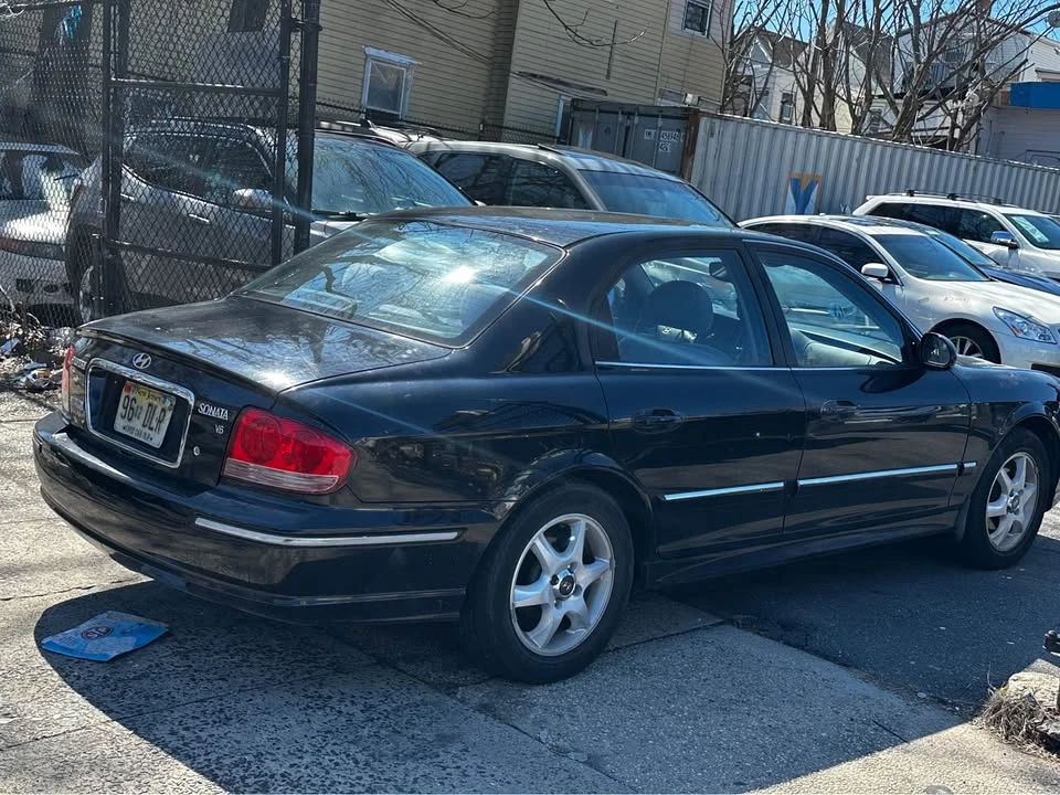 2005 Hyundai Sonata - Image 10 of 11
