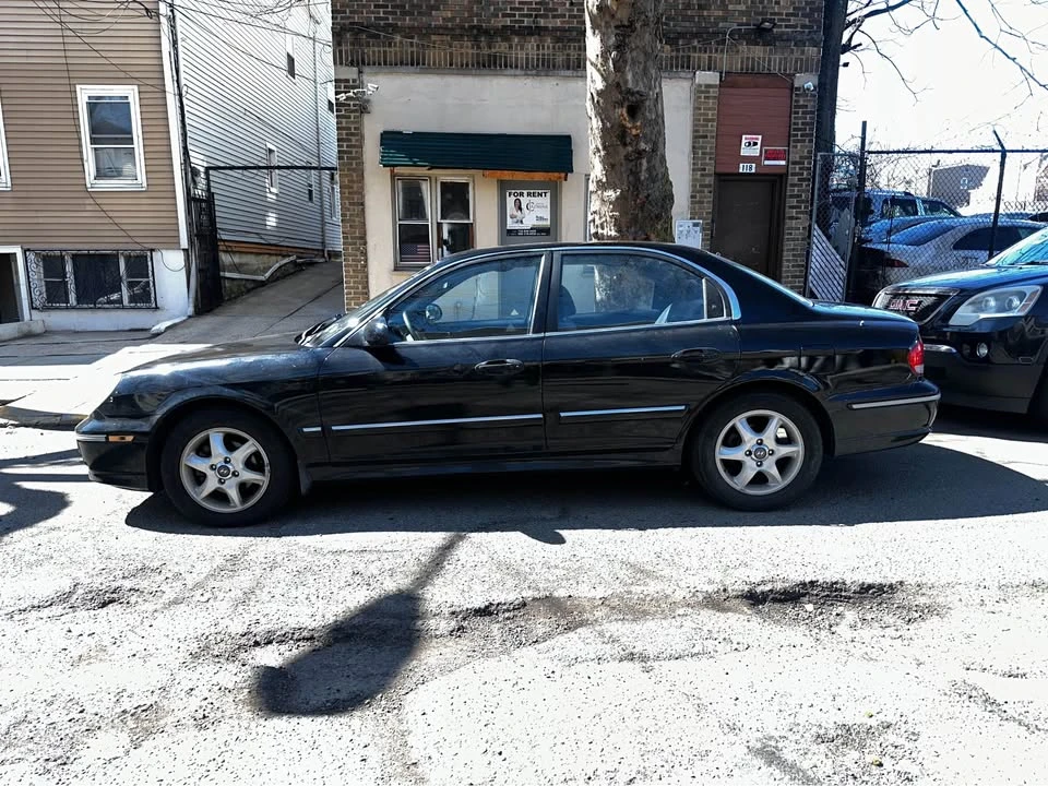 2005 Hyundai Sonata - Image 4 of 11