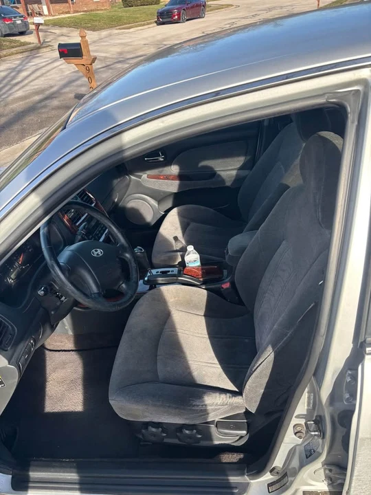 2005 Hyundai Sonata - Image 3 of 6
