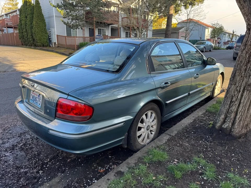 2005 Hyundai Sonata - Image 2 of 9
