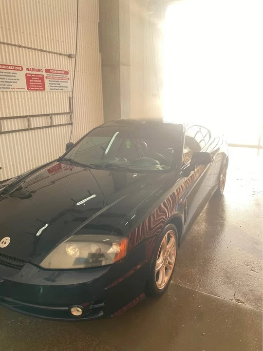 2005 Hyundai Tiburon - Image 4 of 9