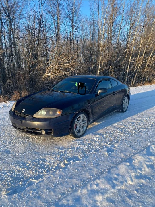 2005 Hyundai Tiburon - Image 3 of 9