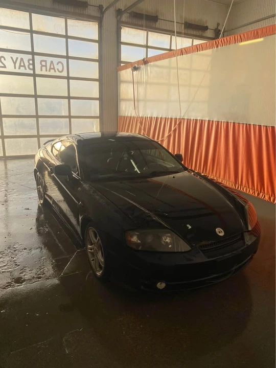 2005 Hyundai Tiburon - Image 5 of 9
