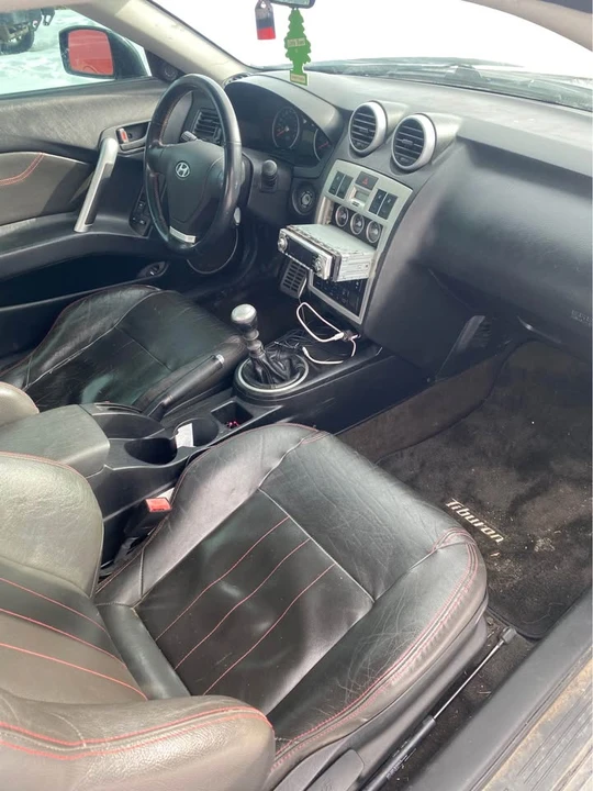 2005 Hyundai Tiburon - Image 9 of 9
