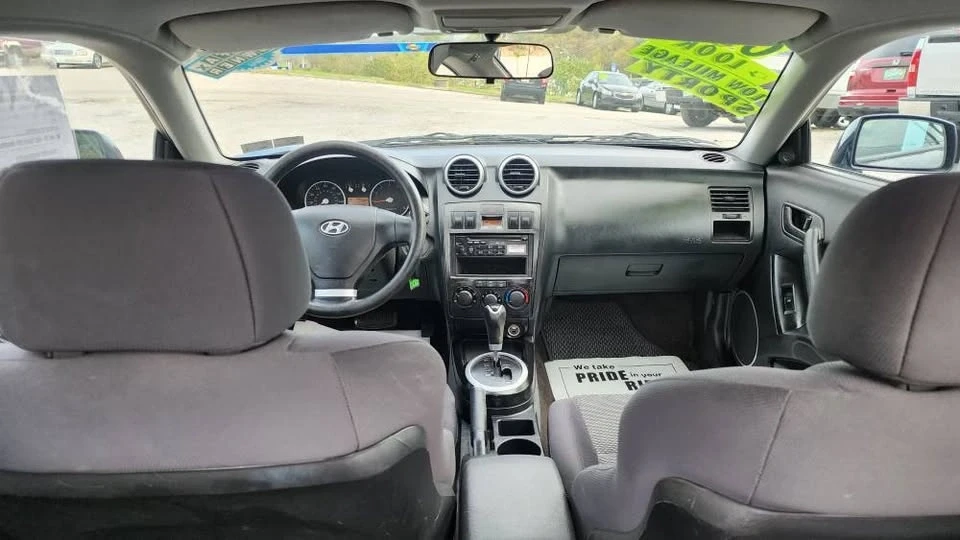 2005 Hyundai Tiburon - Image 13 of 15