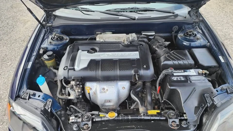2005 Hyundai Tiburon - Image 9 of 15
