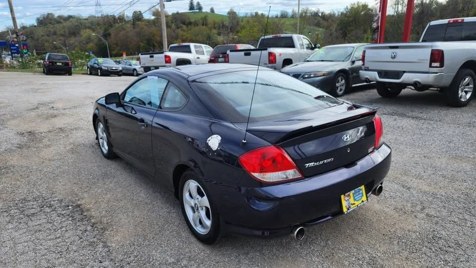 2005 Hyundai Tiburon - Image 5 of 15