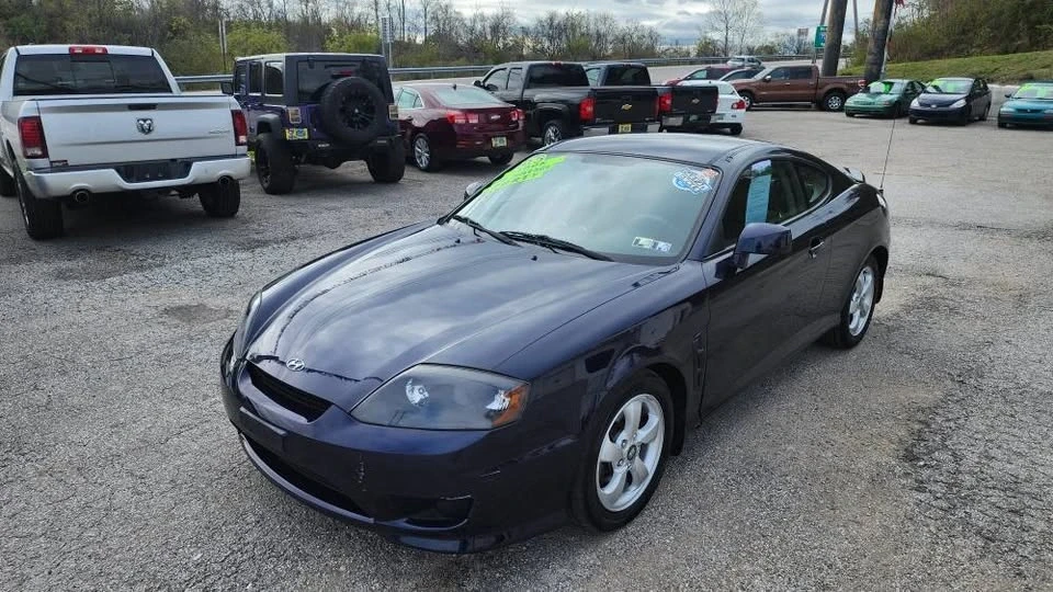 2005 Hyundai Tiburon - Image 3 of 15