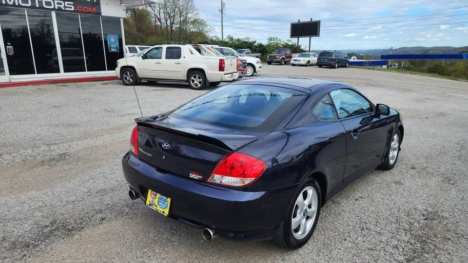 2005 Hyundai Tiburon - Image 7 of 15