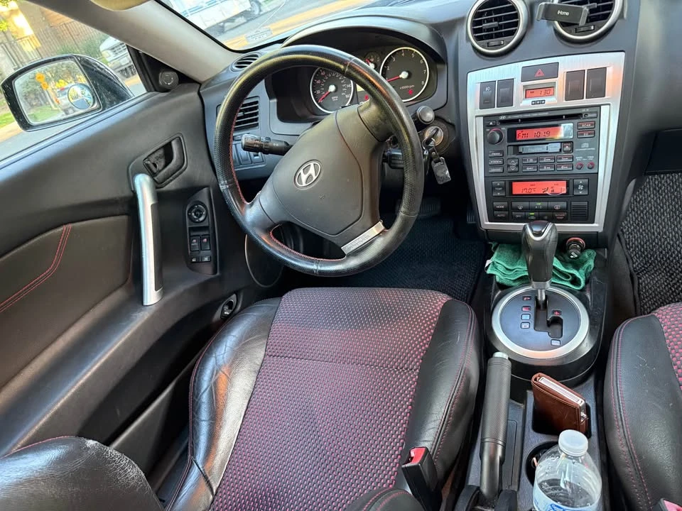 2005 Hyundai Tiburon - Image 4 of 6