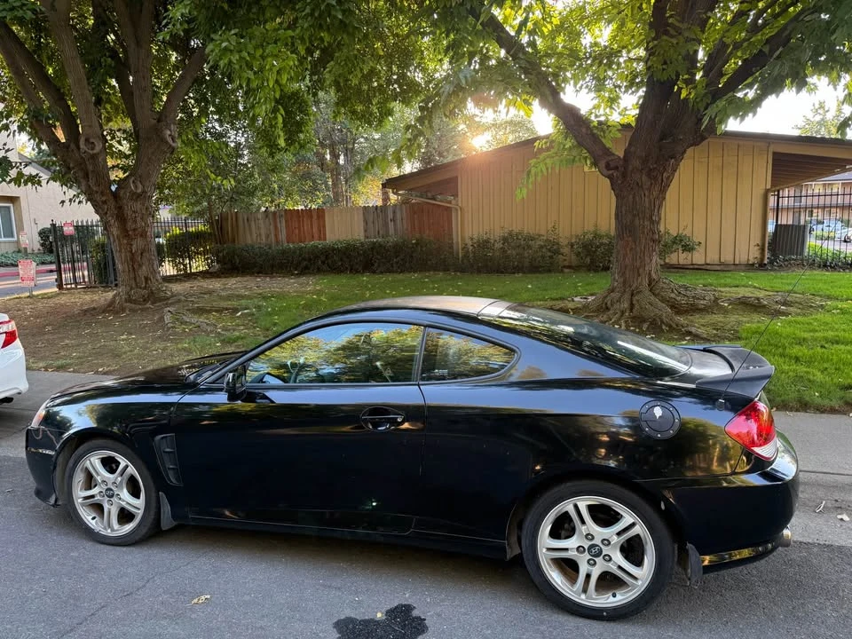 2005 Hyundai Tiburon - Image 3 of 6