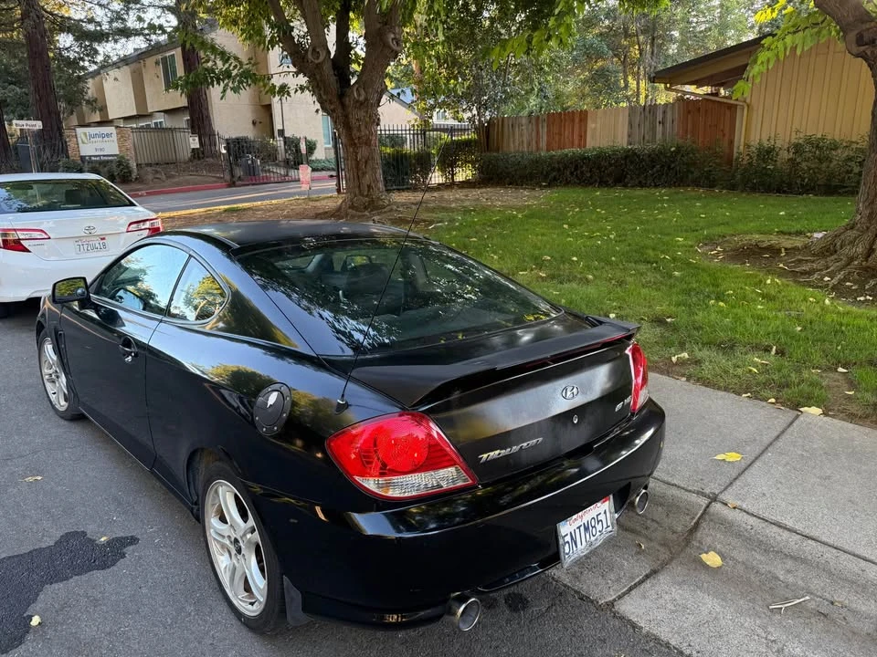 2005 Hyundai Tiburon - Image 2 of 6