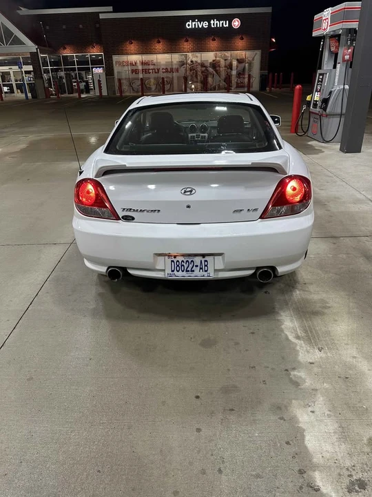 2005 Hyundai Tiburon - Image 3 of 7