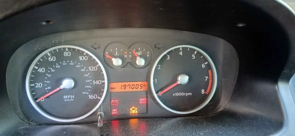 2005 Hyundai Tiburon - Image 7 of 8