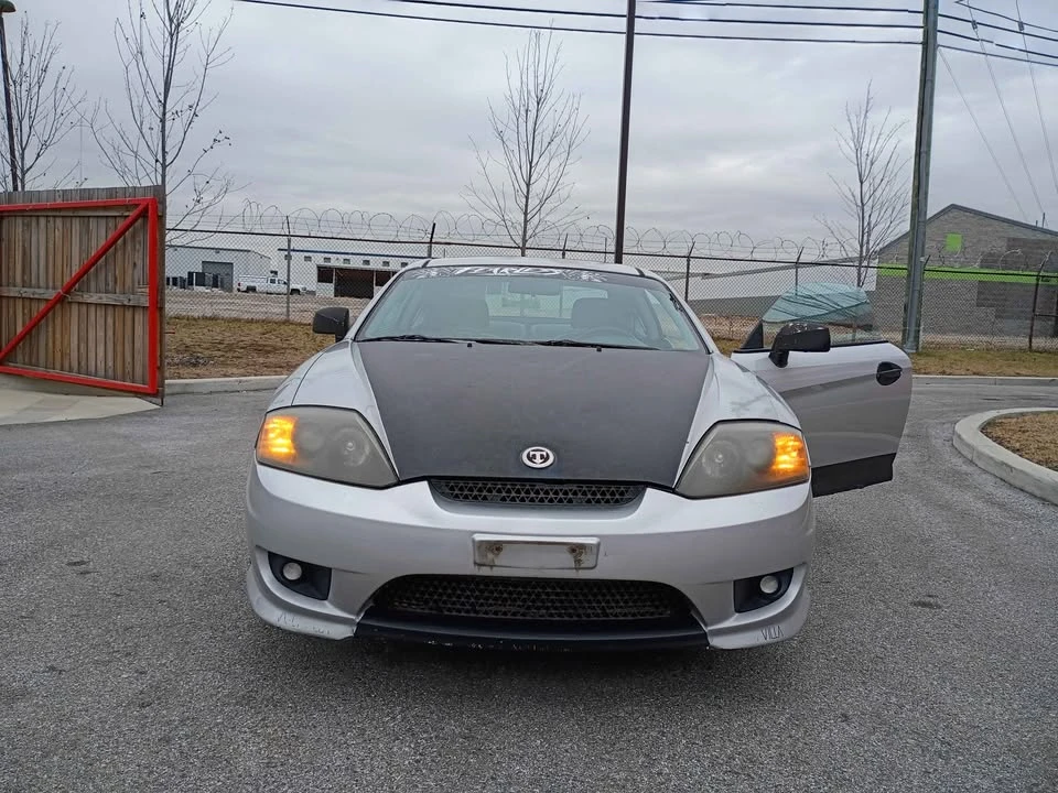 2005 Hyundai Tiburon - Image 7 of 8