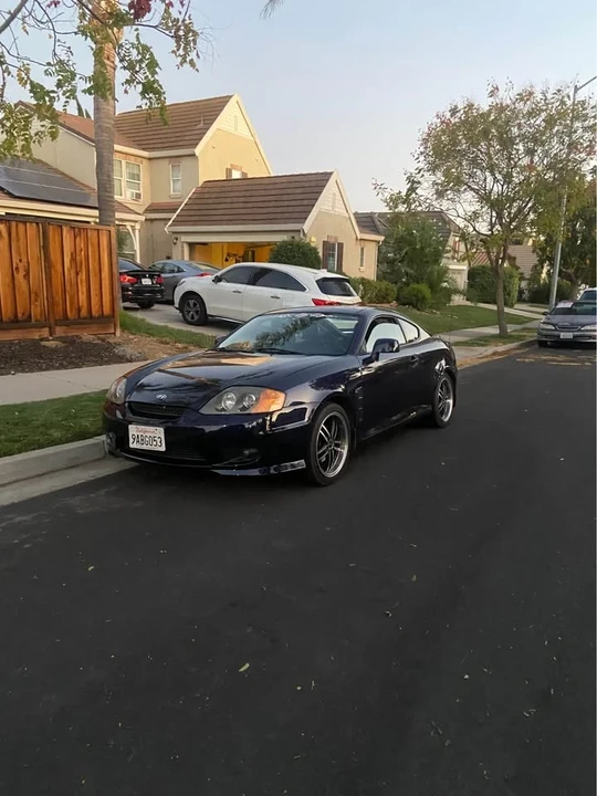 2005 Hyundai Tiburon - Image 3 of 9