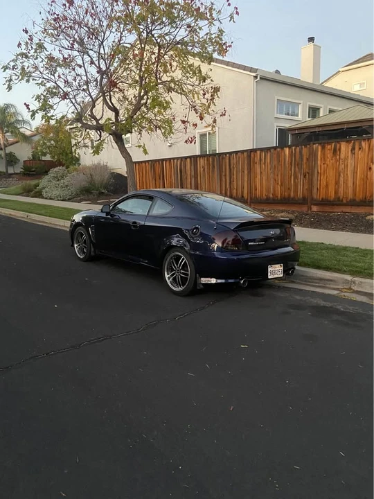 2005 Hyundai Tiburon - Image 5 of 8