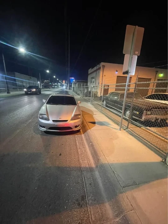 2005 Hyundai Tiburon - Image 3 of 5