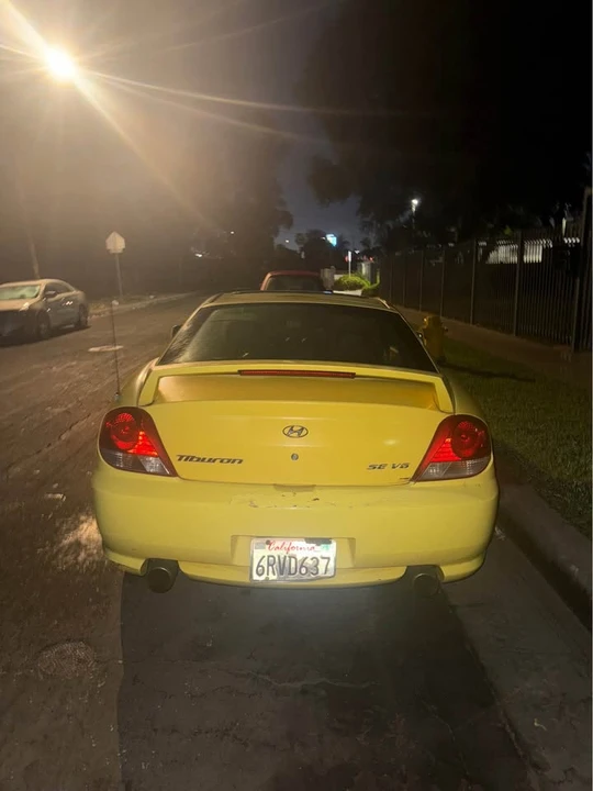 2005 Hyundai Tiburon - Image 3 of 5
