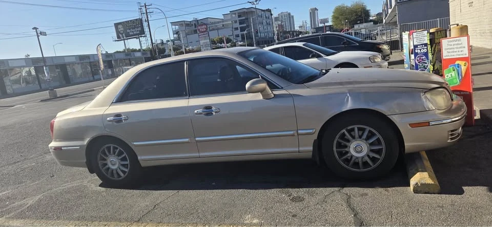 2005 Hyundai Azera - Image 4 of 4
