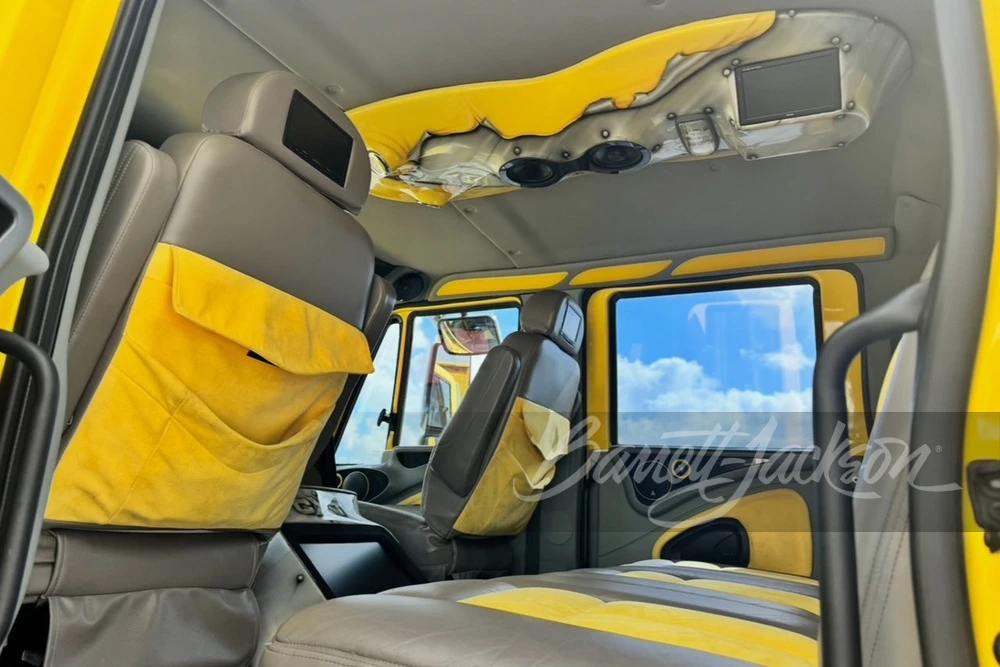 2005 International Harvester XT - Image 6 of 15